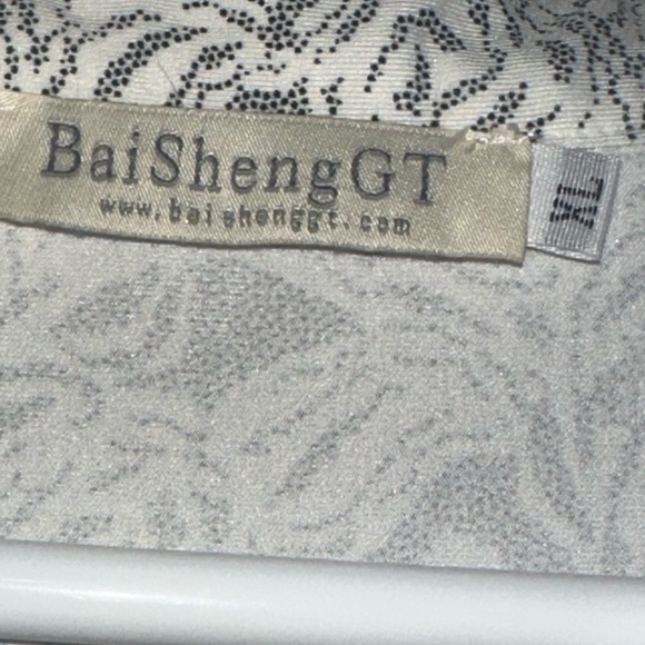 Bai Sheng GT White with floral print split V-neck top/blouse size XL - Picture 5 of 5